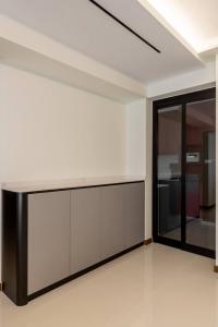 Modern Hallway at 114B Plantation Crescent