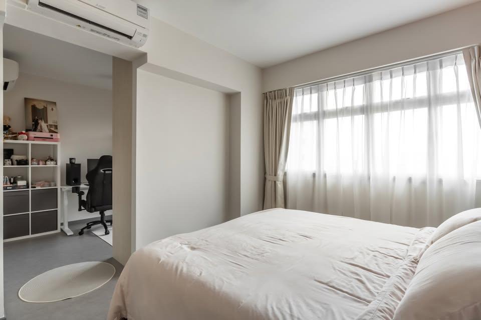 Modern Home Office with Computer and Computer Table