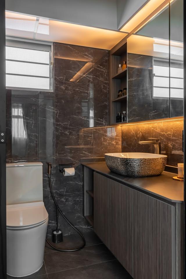 Modern Bathroom with Mirror and Wall Mirror