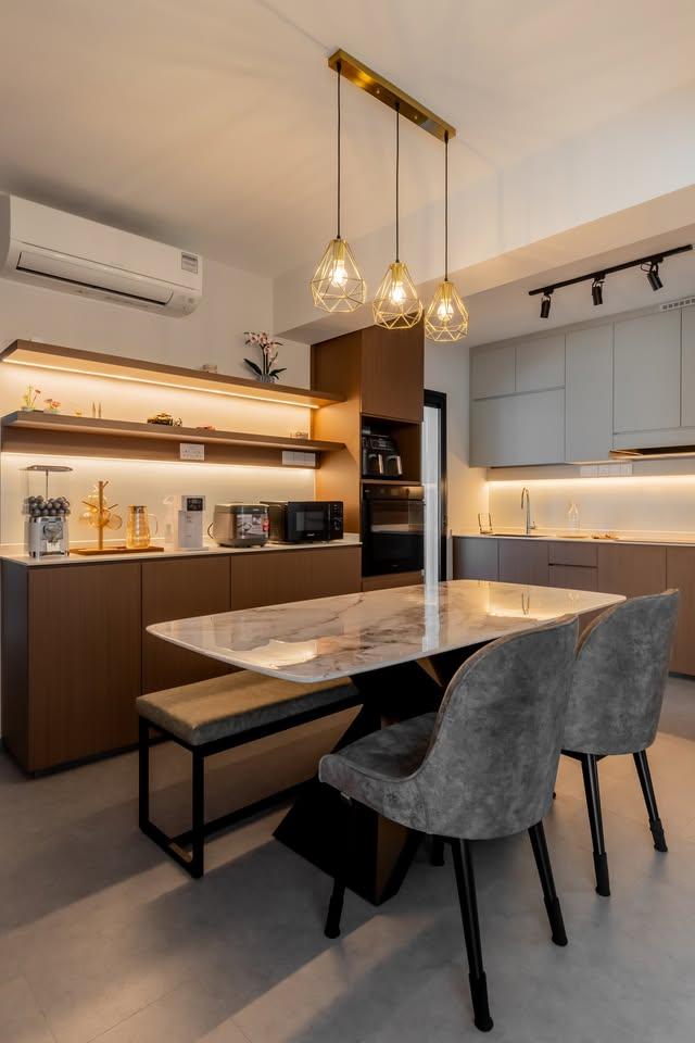 Modern Dining Room with Drop Light and Dining Table