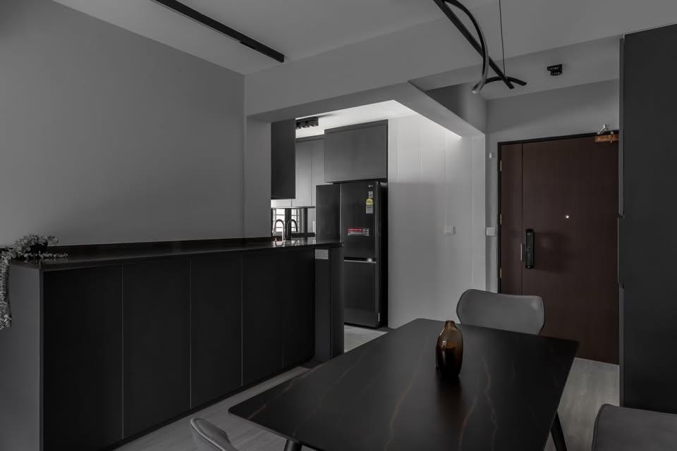 Contemporary Dining Room with Drop Light and Dining Table
