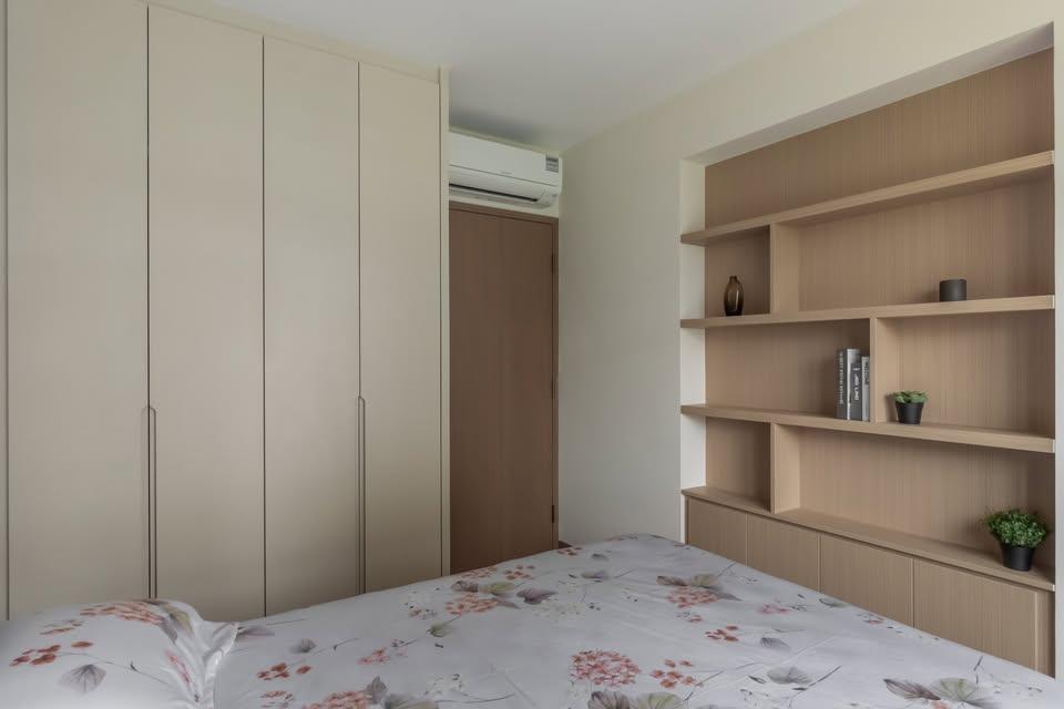 Modern Bedroom with Wardrobe and Queen Bed