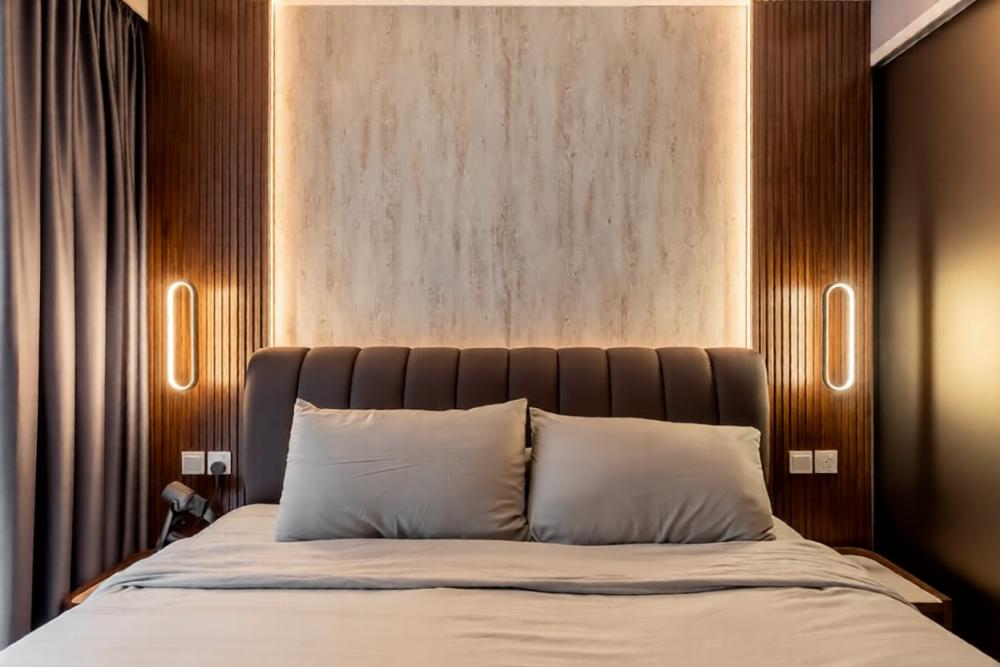 Modern Bedroom with Queen Bed and Bed