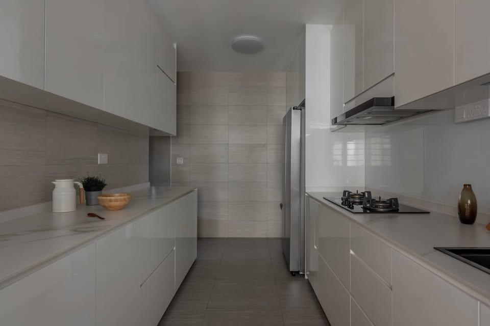 Modern Kitchen with Countertop and Kitchen Cabinets