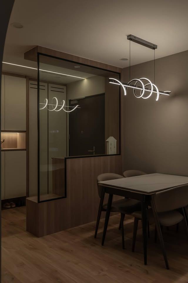 Modern Dining Room with Drop Light and Dining Table