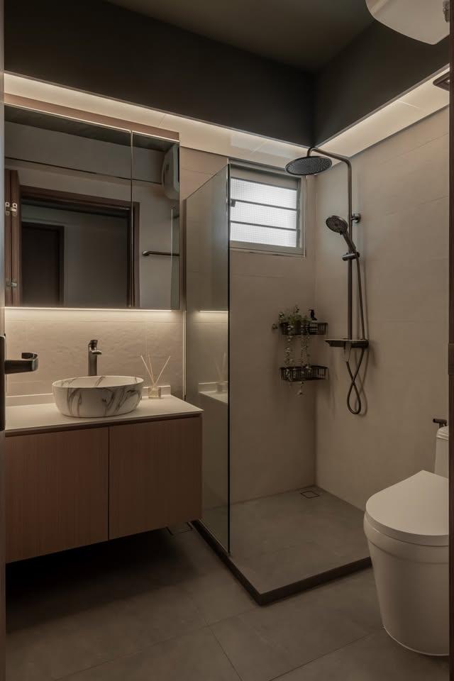 Contemporary Bathroom with Mirror and Shower Screen