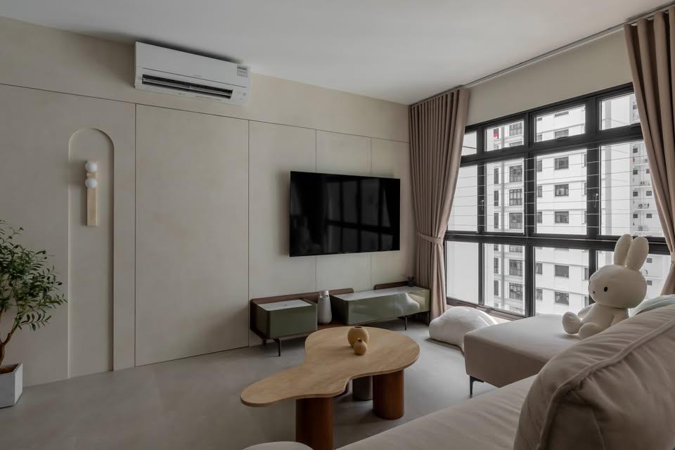 Modern Living Room with Sofa and TV