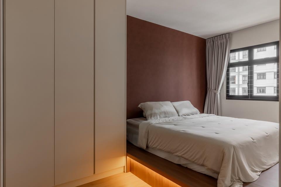 Modern Bedroom with Wardrobe and Queen Bed