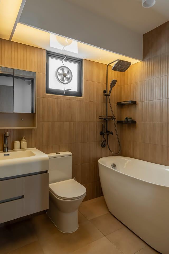 Modern Bathroom with Bathtub and Rainshower
