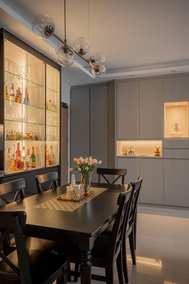 Modern Dining Room with Drop Light and Dining Table
