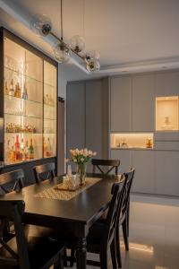Modern Dining Room at 175A Sengkang East Drive