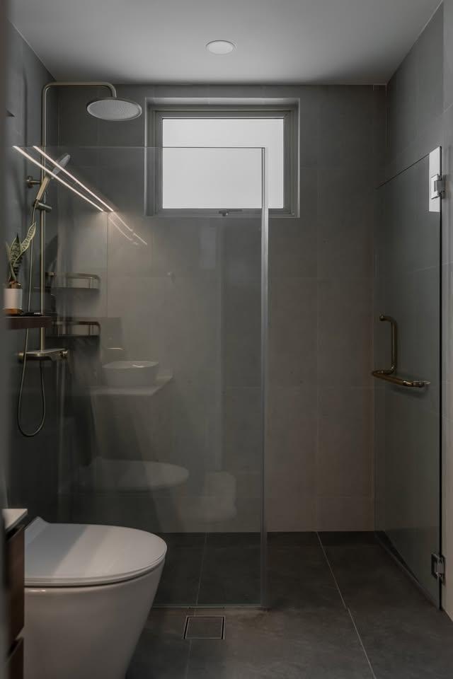 Eclectic Bathroom with Shower Screen and Rainshower