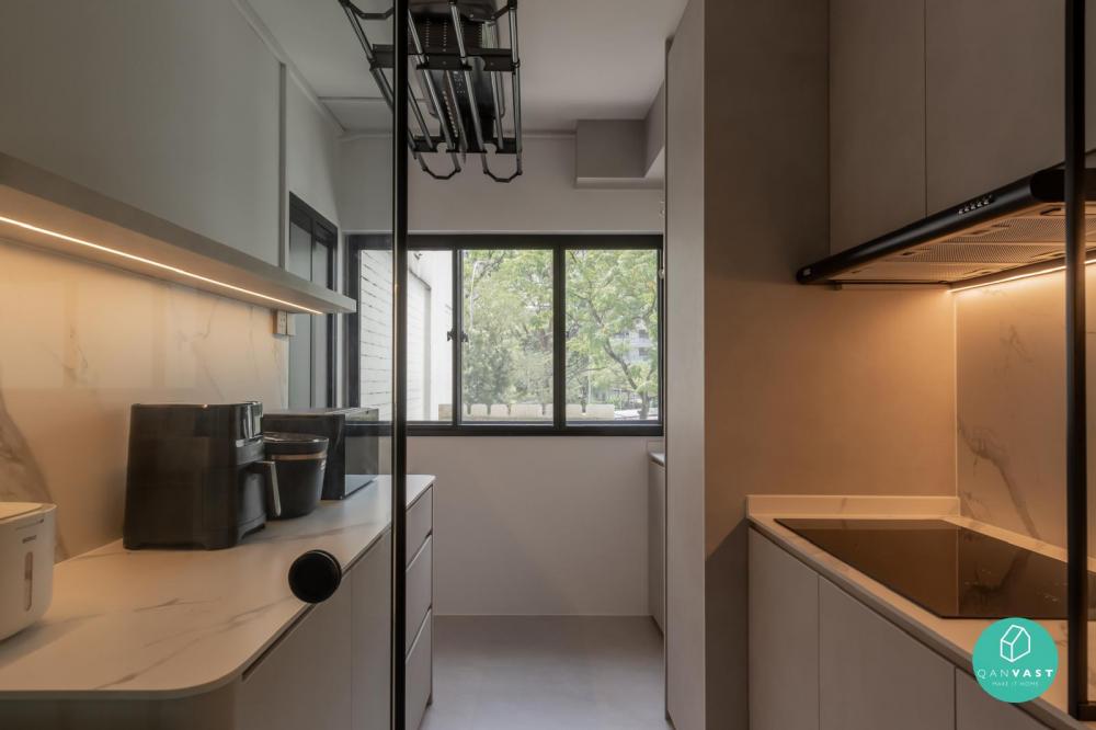 Contemporary Kitchen with Countertop and Homogeneous Tiles