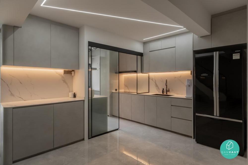Contemporary Kitchen with Countertop and Homogeneous Tiles