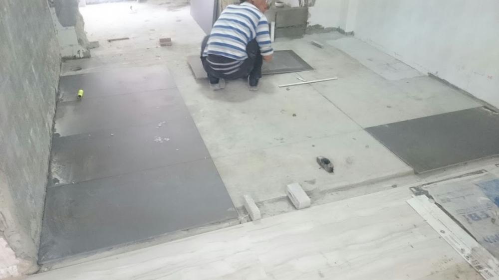Asian Kitchen with Vinyl Flooring and Homogeneous Tiles