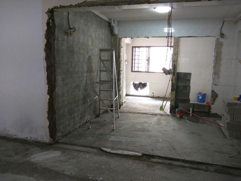 Asian Kitchen with Vinyl Flooring and Homogeneous Tiles