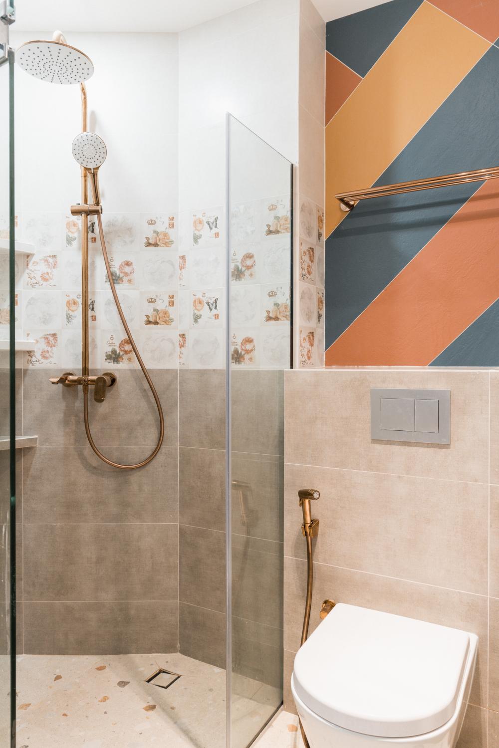 Eclectic Bathroom with Homogeneous Tiles and Mosaic