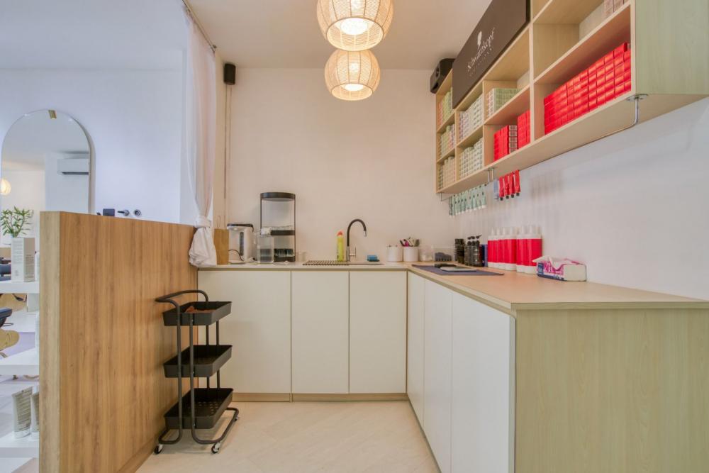 Scandinavian Studio with Laundry Area and Sofa