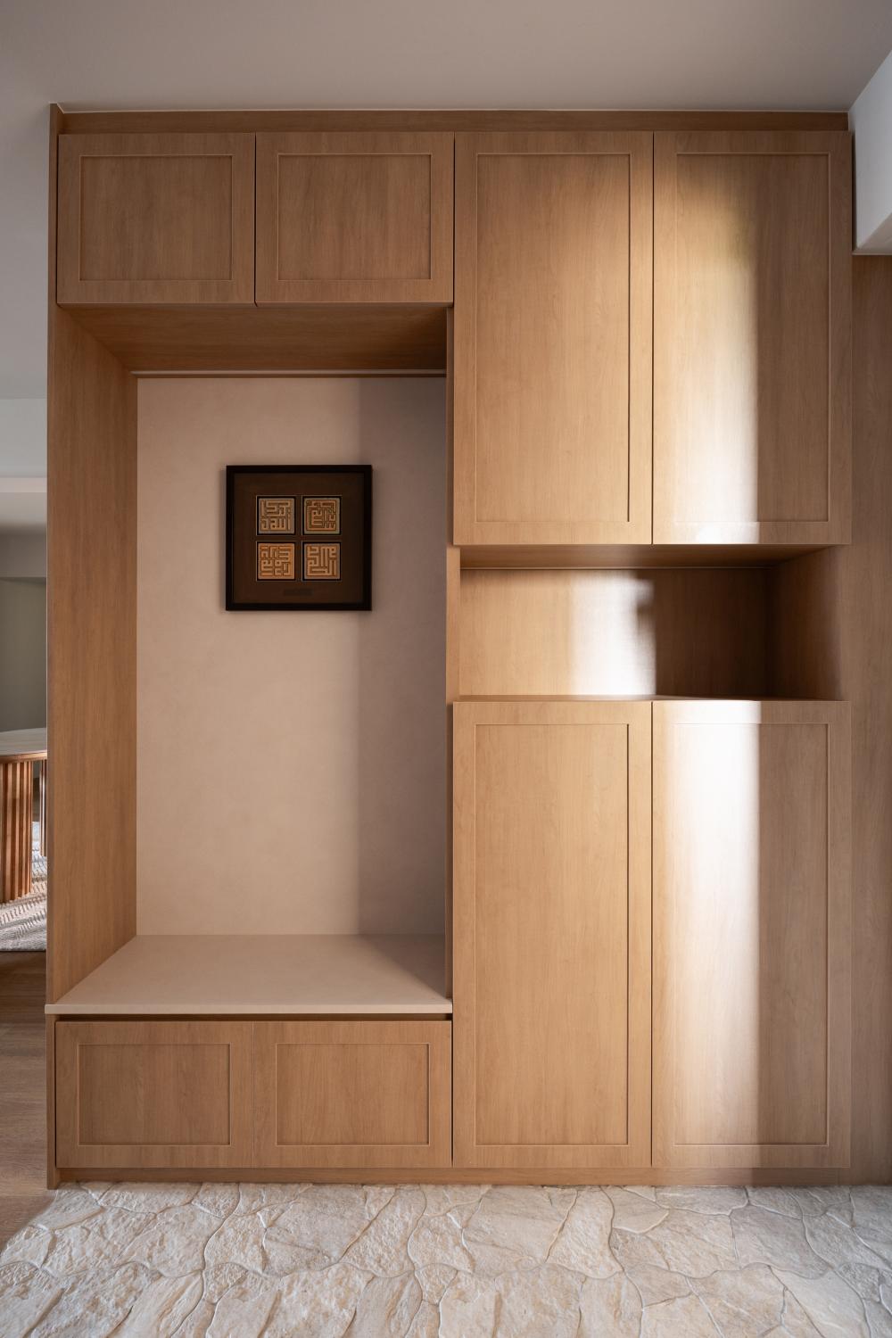 Scandinavian Foyer with Settee and Homogeneous Tiles