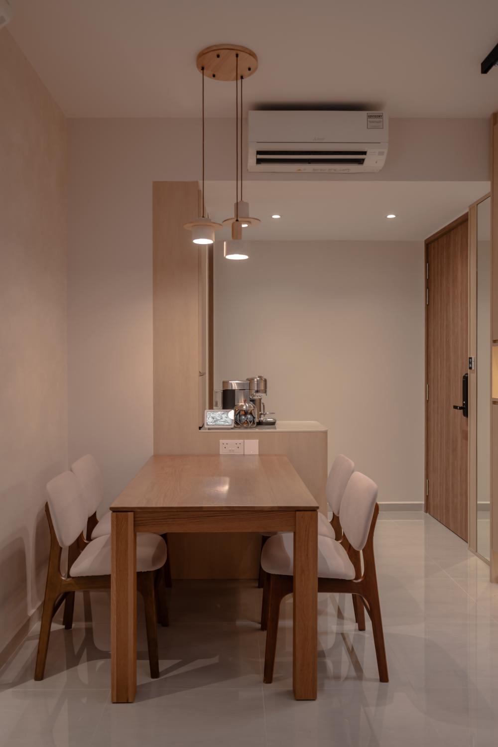 Minimalist Dining Room with Dining Table and Dining Chairs
