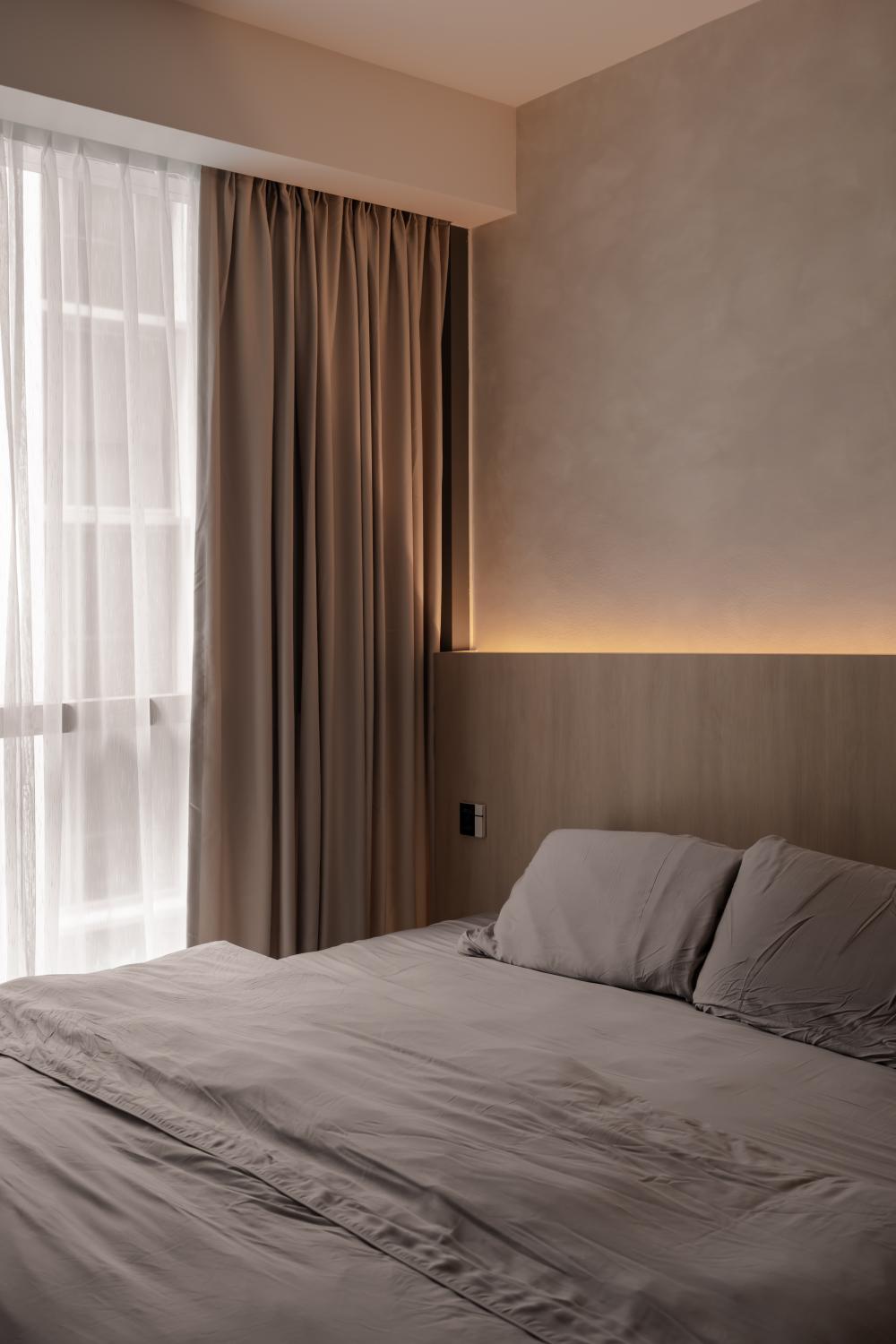 Minimalist Bedroom with Platform Bed and Built-in Bed