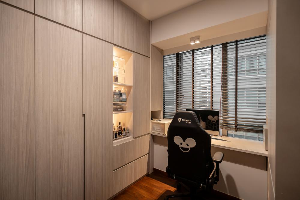 Modern Office with Bookshelf and Desk