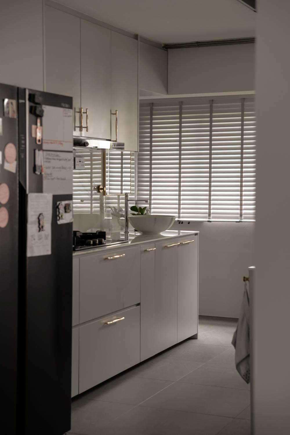 Modern Kitchen with Countertop and Kitchen Window