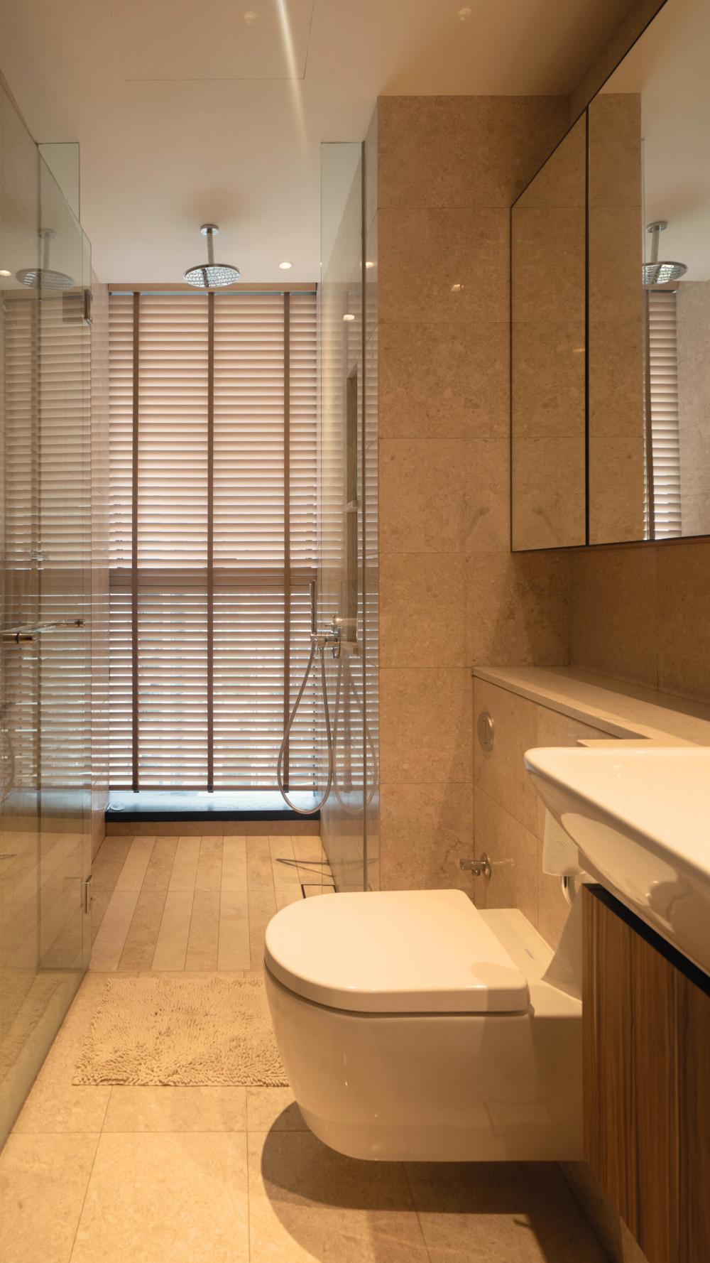 Contemporary Bathroom with Mirror and Bathroom Storage