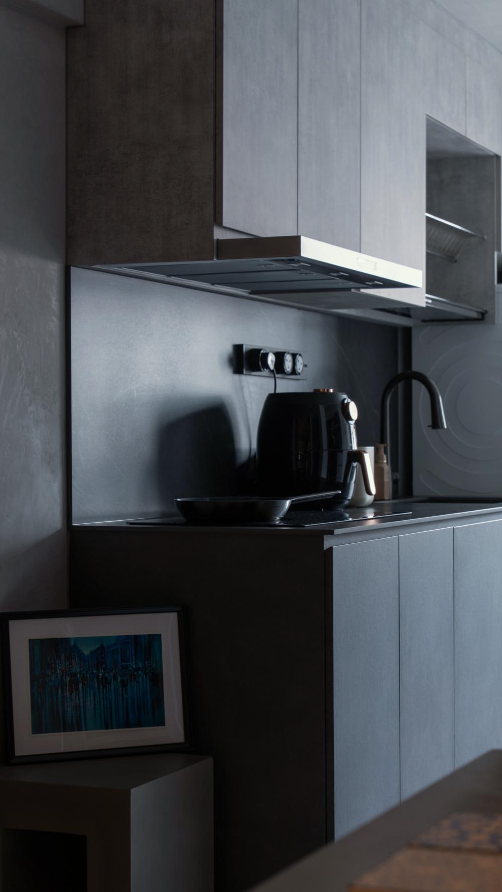 Industrial Kitchen with Open Kitchen and Kitchen Backsplash