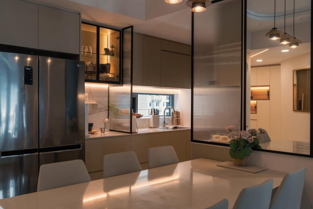 Contemporary Dining Room with Cove Lighting and Dining Table