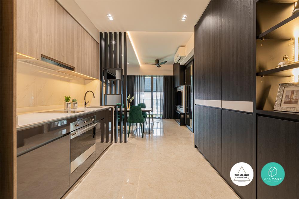 Contemporary Kitchen with Countertop and Kitchen Backsplash