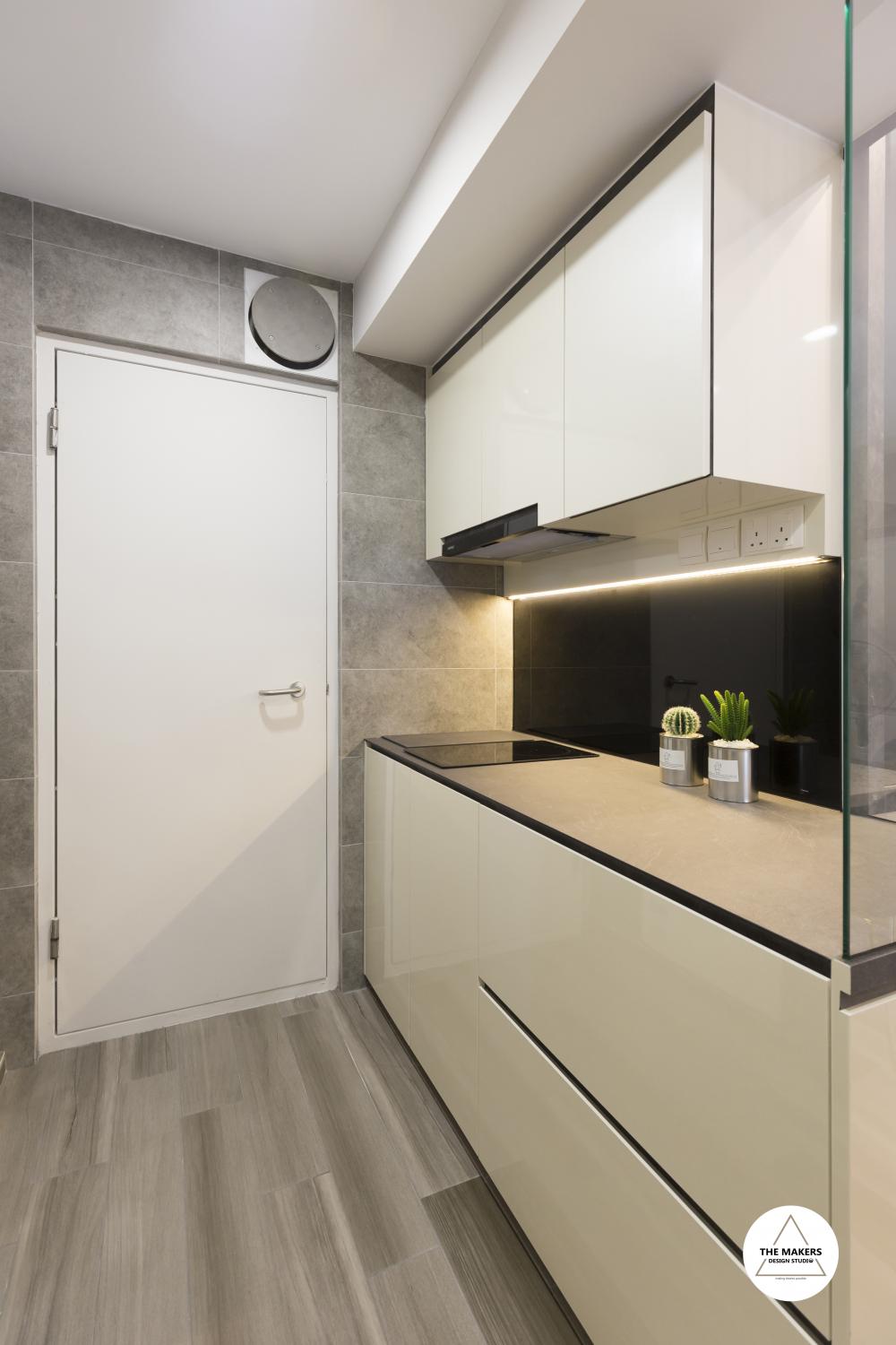 Contemporary Kitchen with Countertop and Kitchen Cabinets