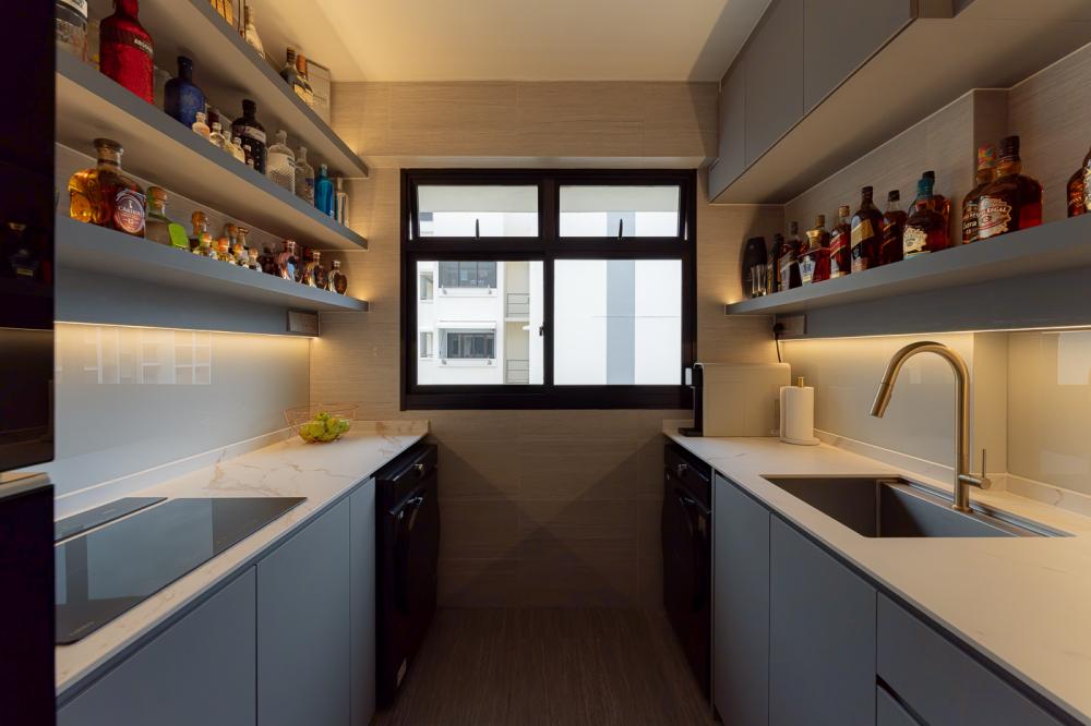 Modern Kitchen with Countertop and Kitchen Backsplash