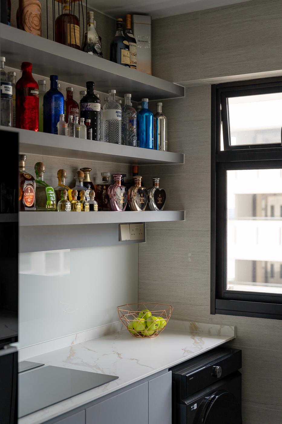 Modern Kitchen with Countertop and Kitchen Backsplash
