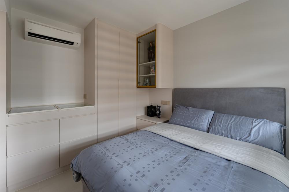 Modern Bedroom with Wardrobe and Bed