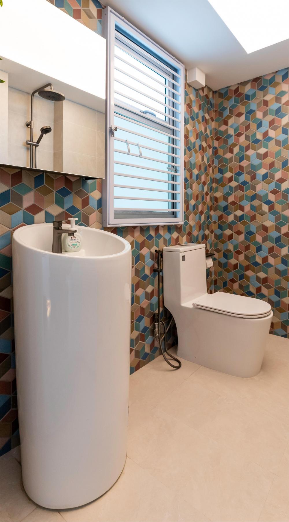 Modern Bathroom with Mirror and Wall Mirror