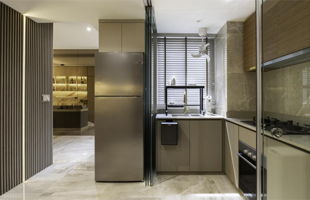 Modern Kitchen with Countertop and Kitchen Tap