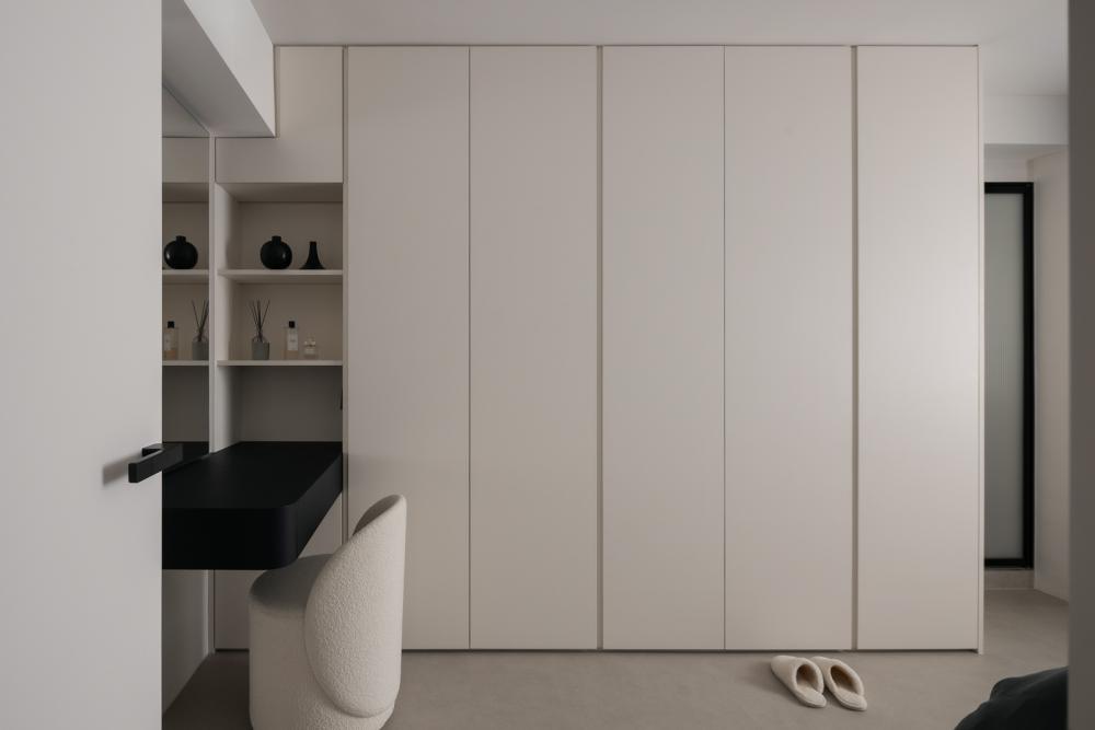 Minimalist Bedroom with Vinyl Flooring and Wardrobe