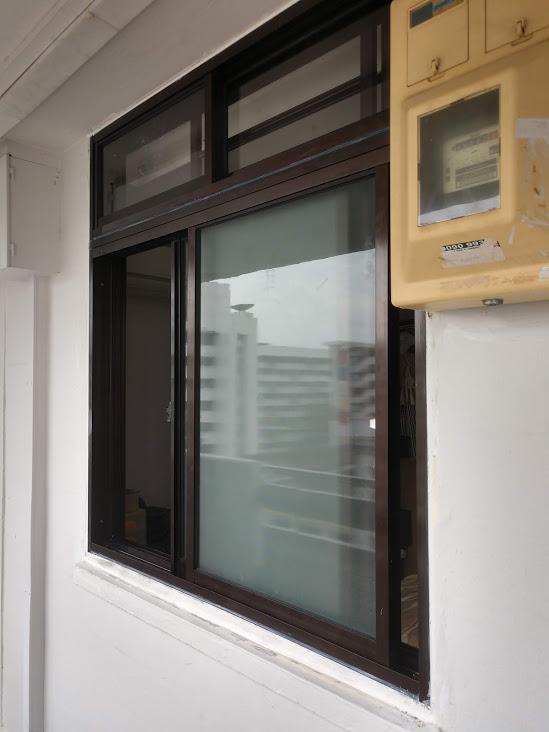 Asian Bedroom with Bay Window and Blinds