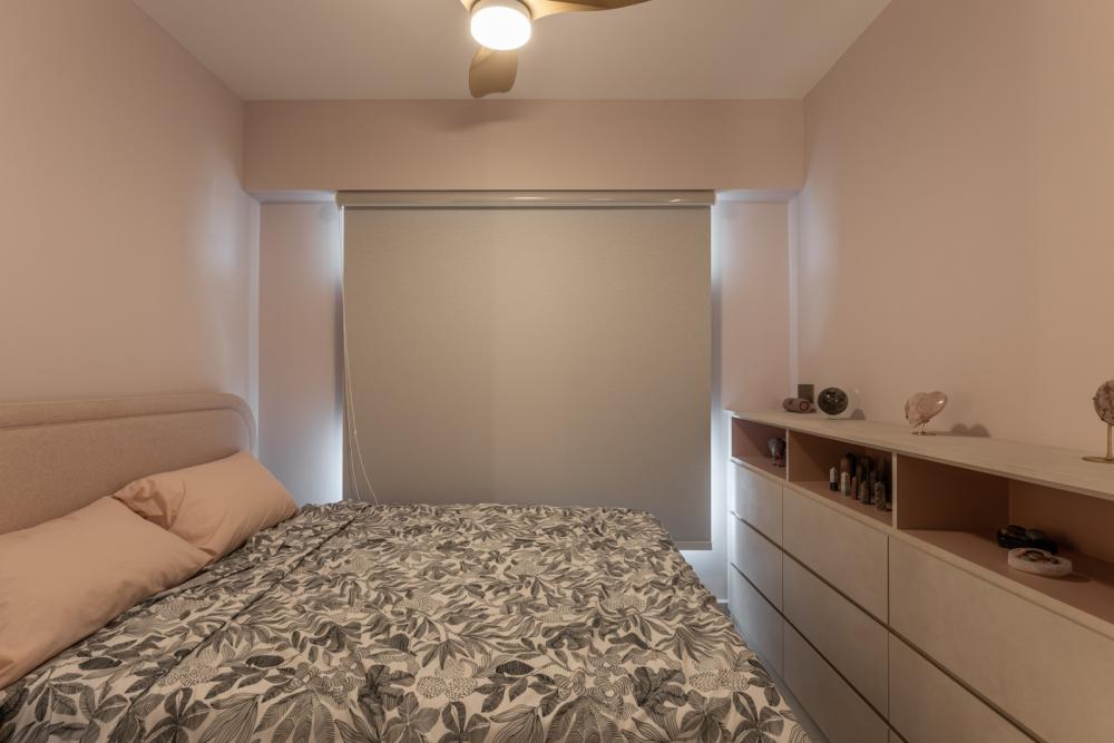 Contemporary Bedroom with Bookshelf and Homogeneous Tiles
