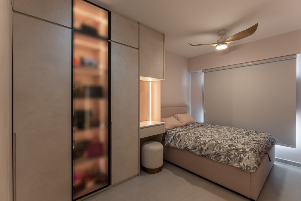 Contemporary Bedroom with Homogeneous Tiles and Wardrobe
