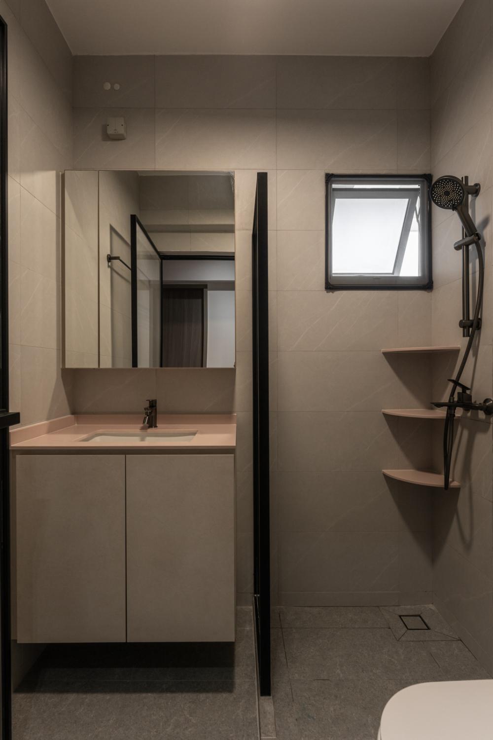 Contemporary Bathroom with Homogeneous Tiles and Mirror