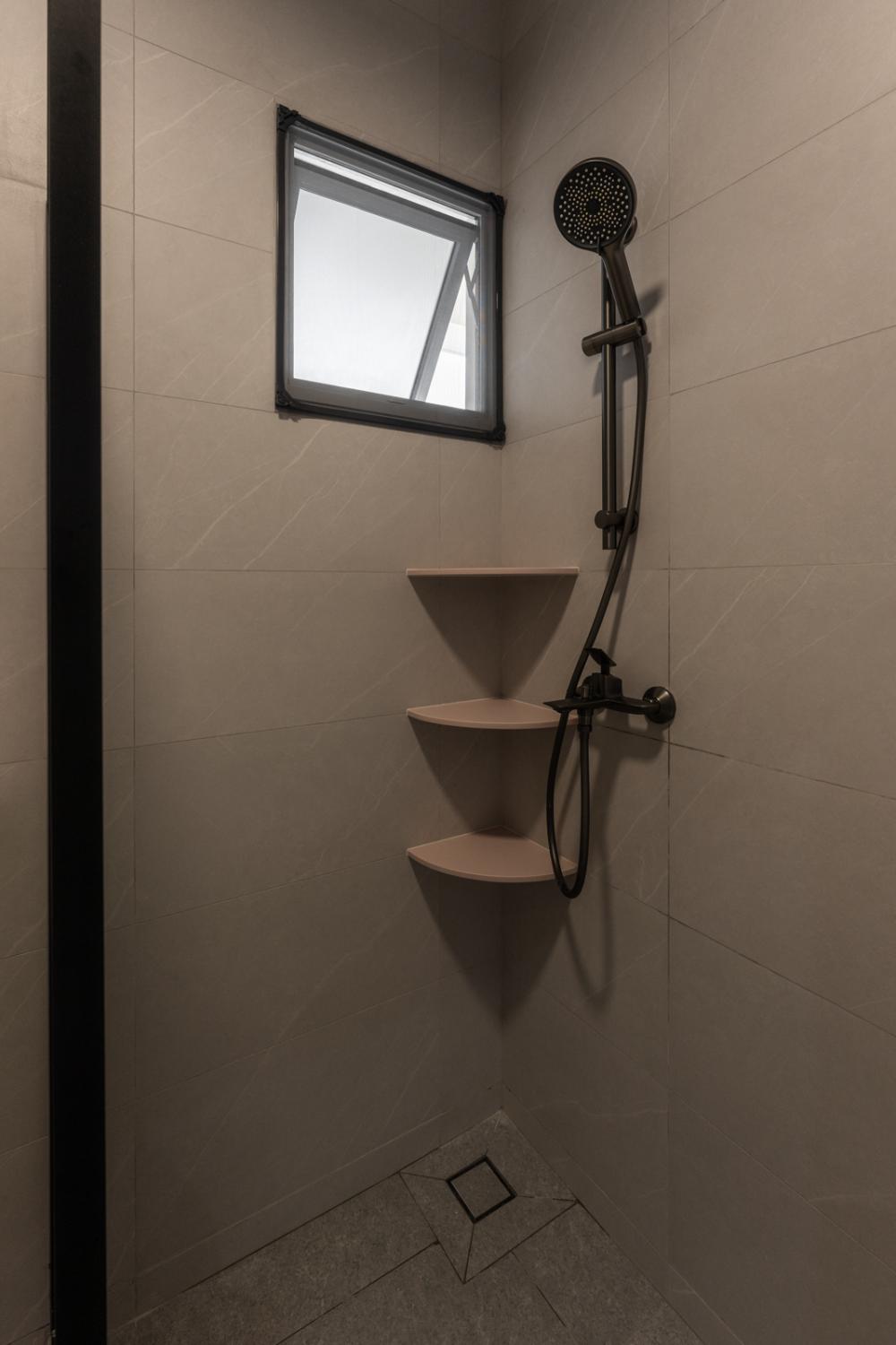 Contemporary Bathroom with Mirror and Shower Screen