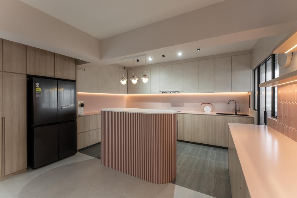 Contemporary Kitchen with Countertop and Homogeneous Tiles