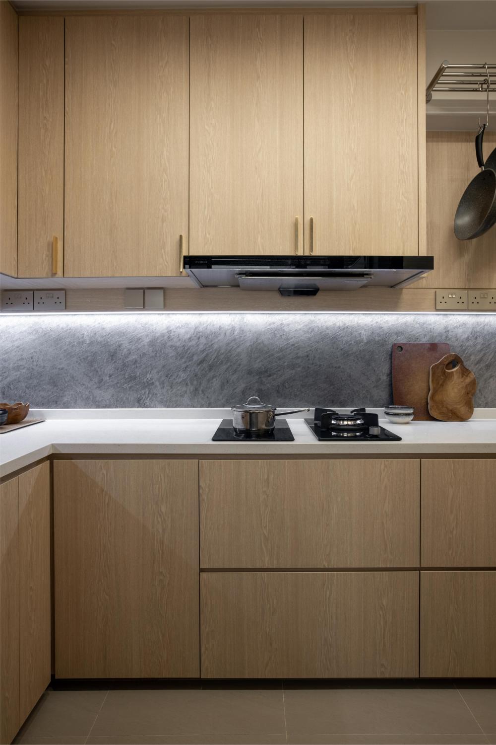 Modern Kitchen with Countertop and Kitchen Backsplash