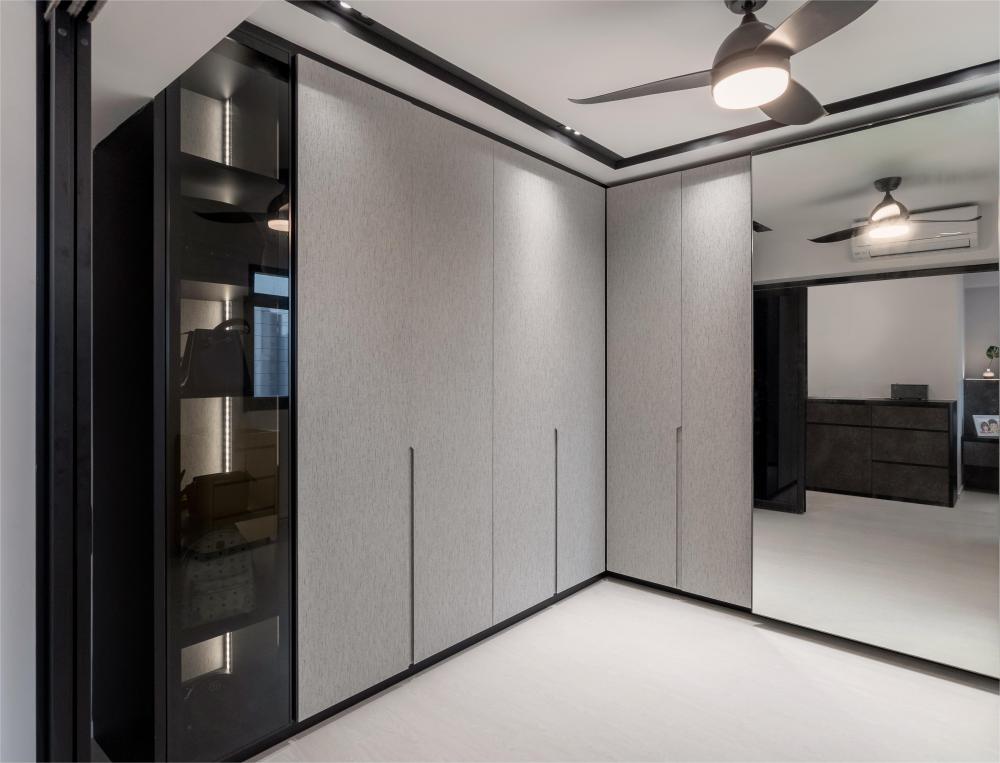 Contemporary Walk-in Wardrobe with Mirror and Wardrobe