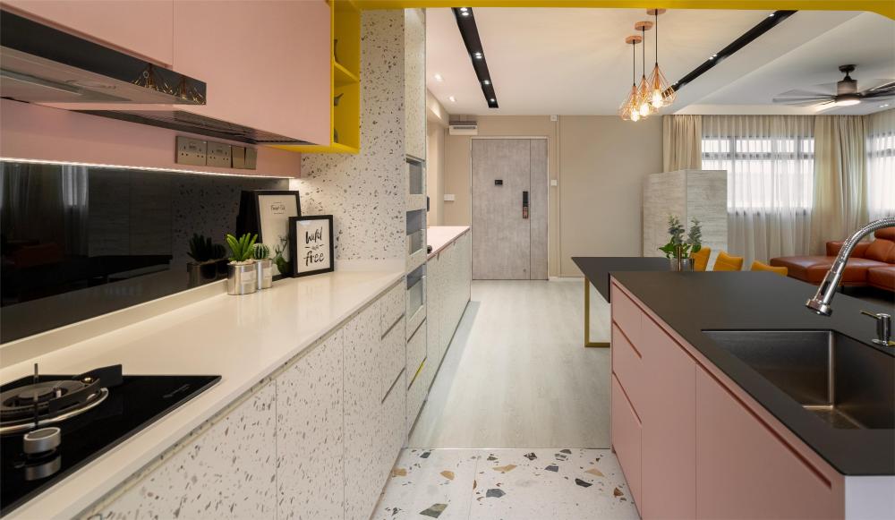 Contemporary Kitchen with Countertop and Open Kitchen
