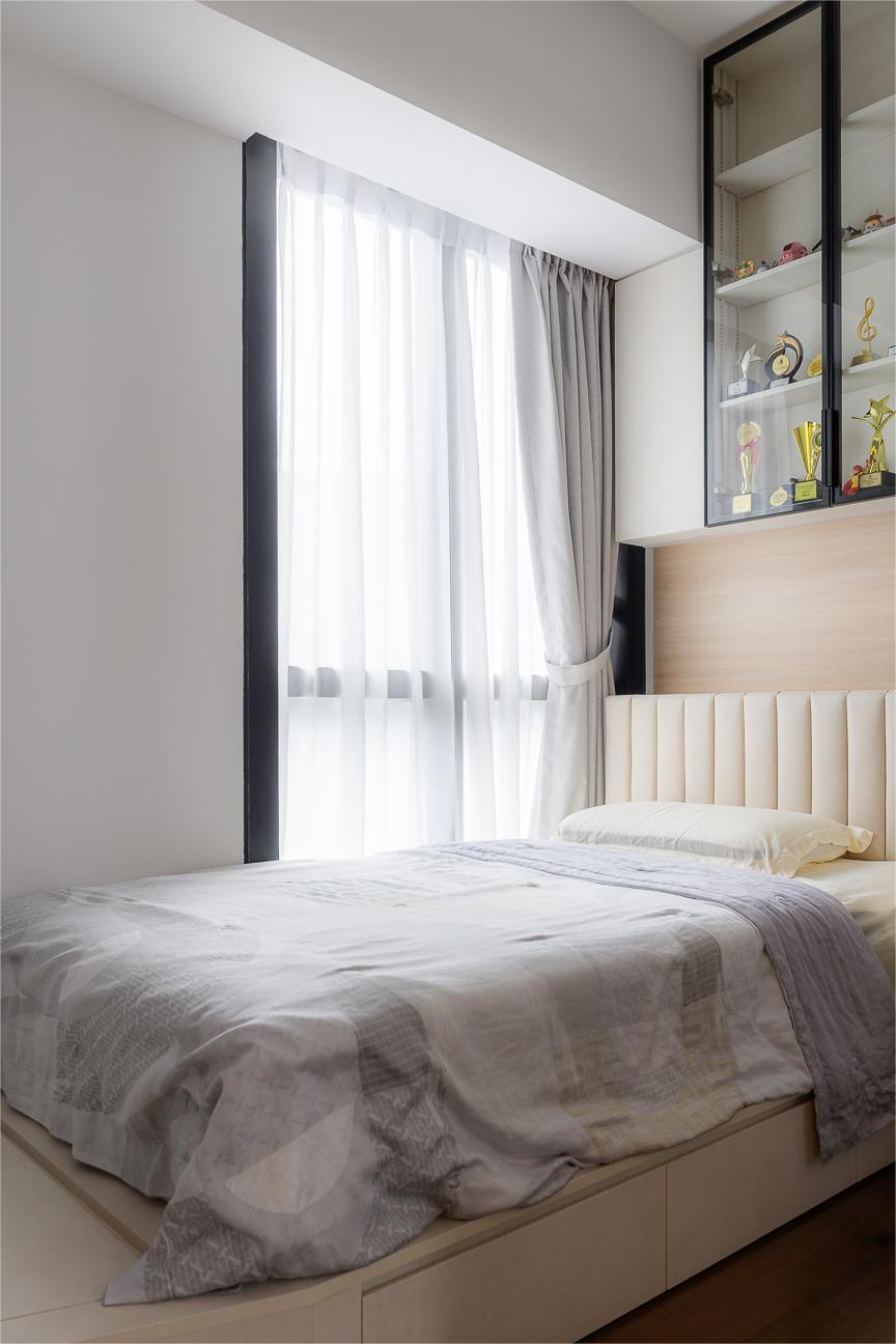 Modern Bedroom with Bed and Platform