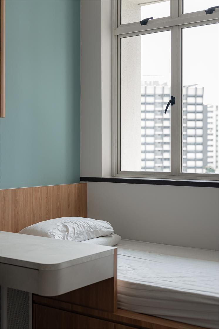 Modern Bedroom with Platform Bed and Bed