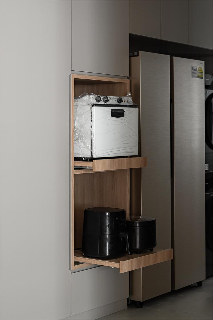 Minimalist Kitchen with Oven and Refrigerator